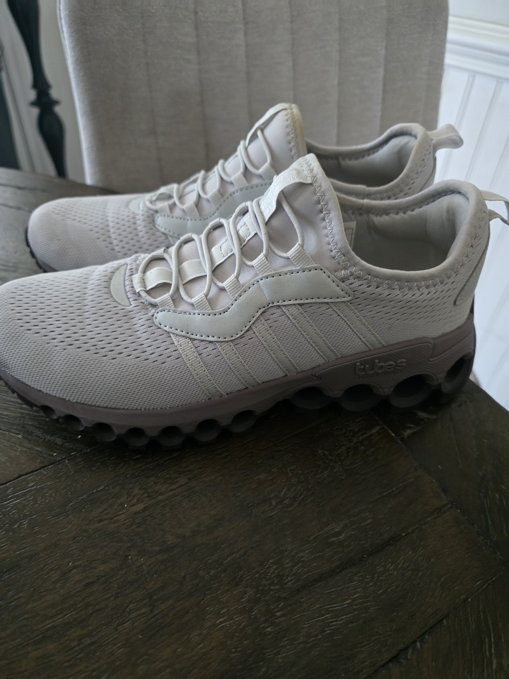 KSwiss Tubees Lightgray/lavendar Size 9 Wore 1x Had Knee Replacement, Cant Wear